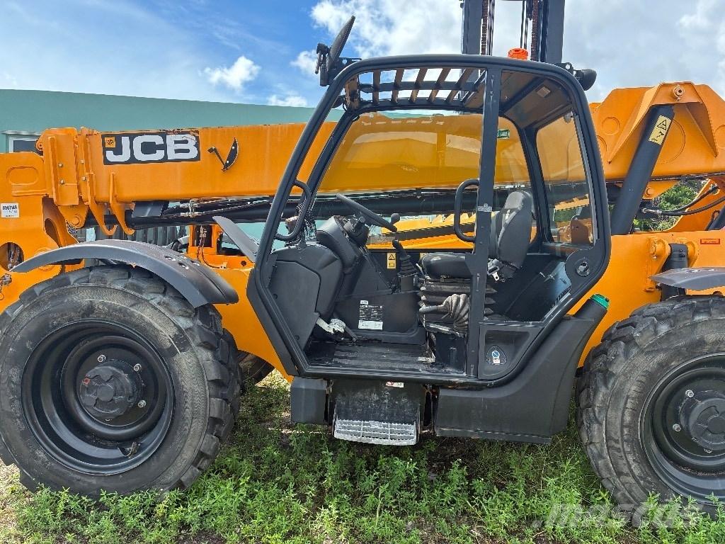 JCB 509-42 伸縮臂操作車