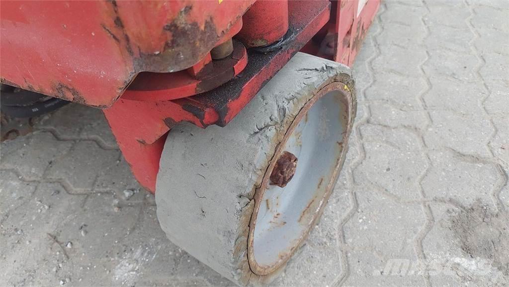 Manitou 78SEC 剪式升降機