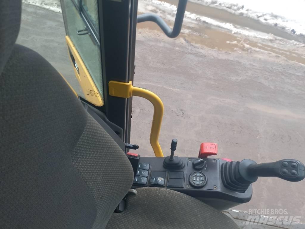Volvo EW 140 D 旋轉式挖土機/掘鑿機/挖掘機