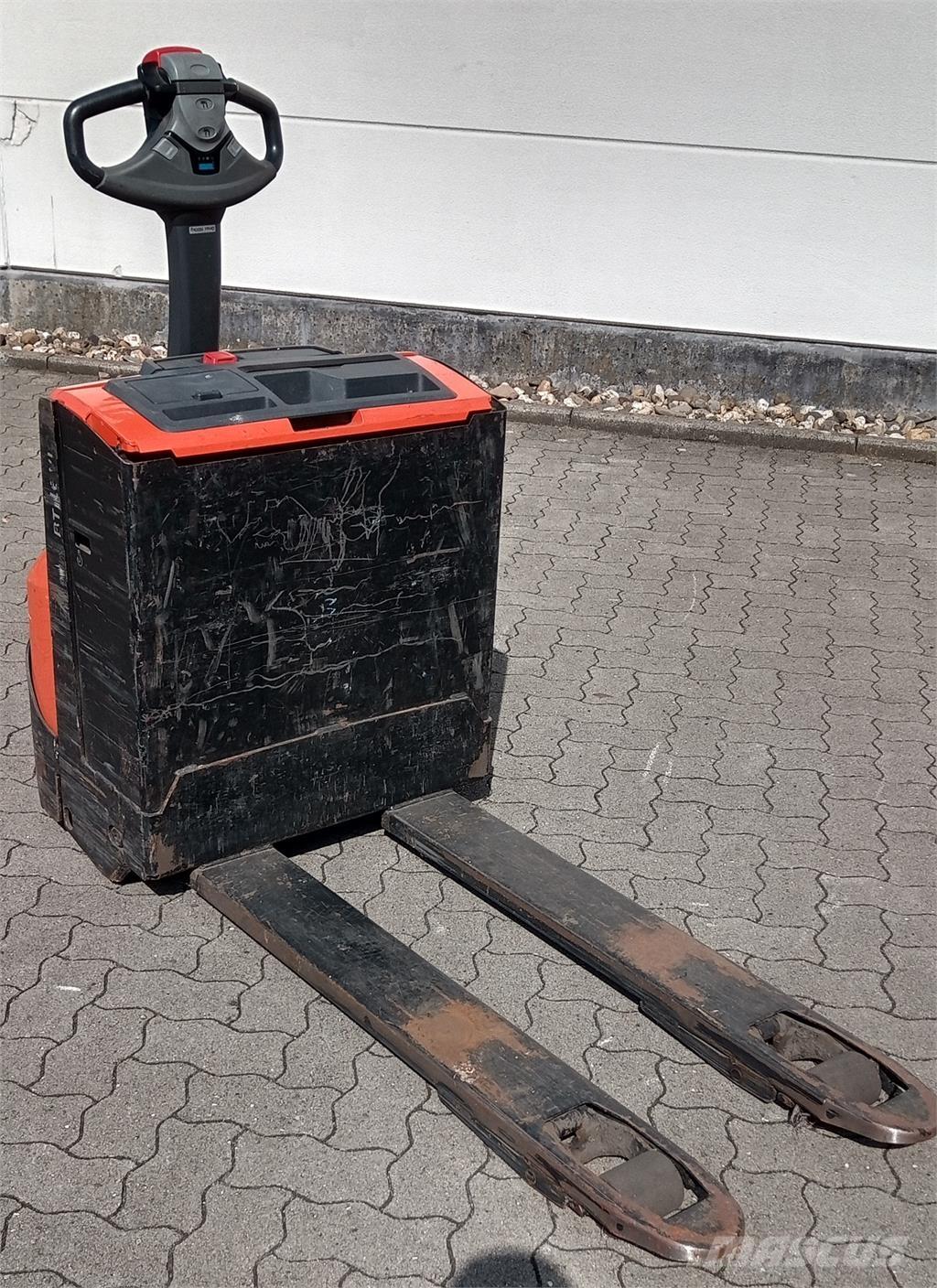 Toyota LWE 160 行走控制式堆積機