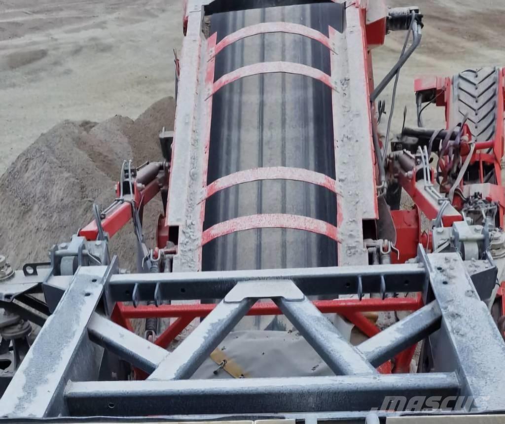 Sandvik QH 332 DDHS 移動式壓碎機