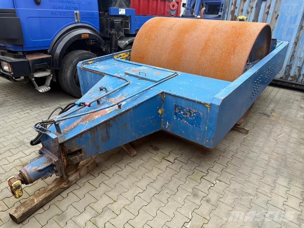 Deutz F6L912 其他滾壓機