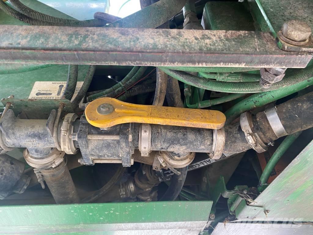 John Deere 4720 自走式噴霧機