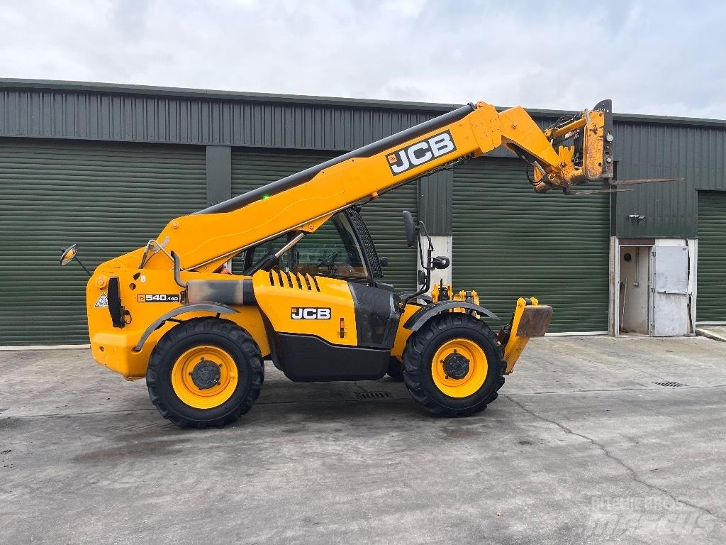 JCB 540-140 伸縮臂操作車