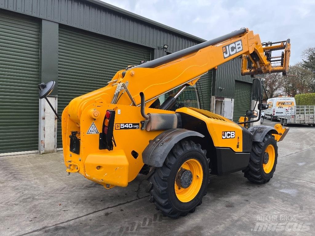 JCB 540-140 伸縮臂操作車