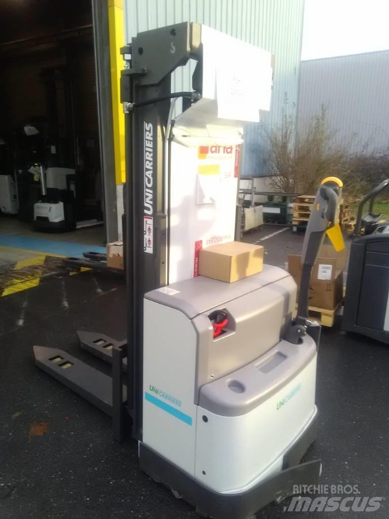 UniCarriers PSH200 行走控制式堆積機