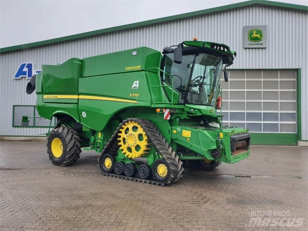 John Deere S770 聯合收穫機
