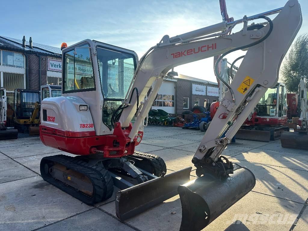 Takeuchi TB 230 小型挖土機/掘鑿機<7t(小型挖掘機)
