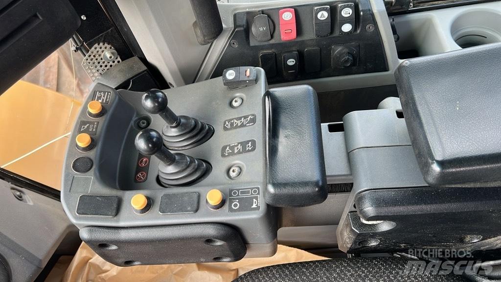 CAT 972 M 輪胎式裝載機