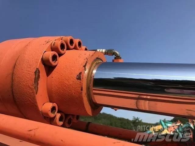 Hitachi ZX 200 履帶式 挖土機/掘鑿機/挖掘機