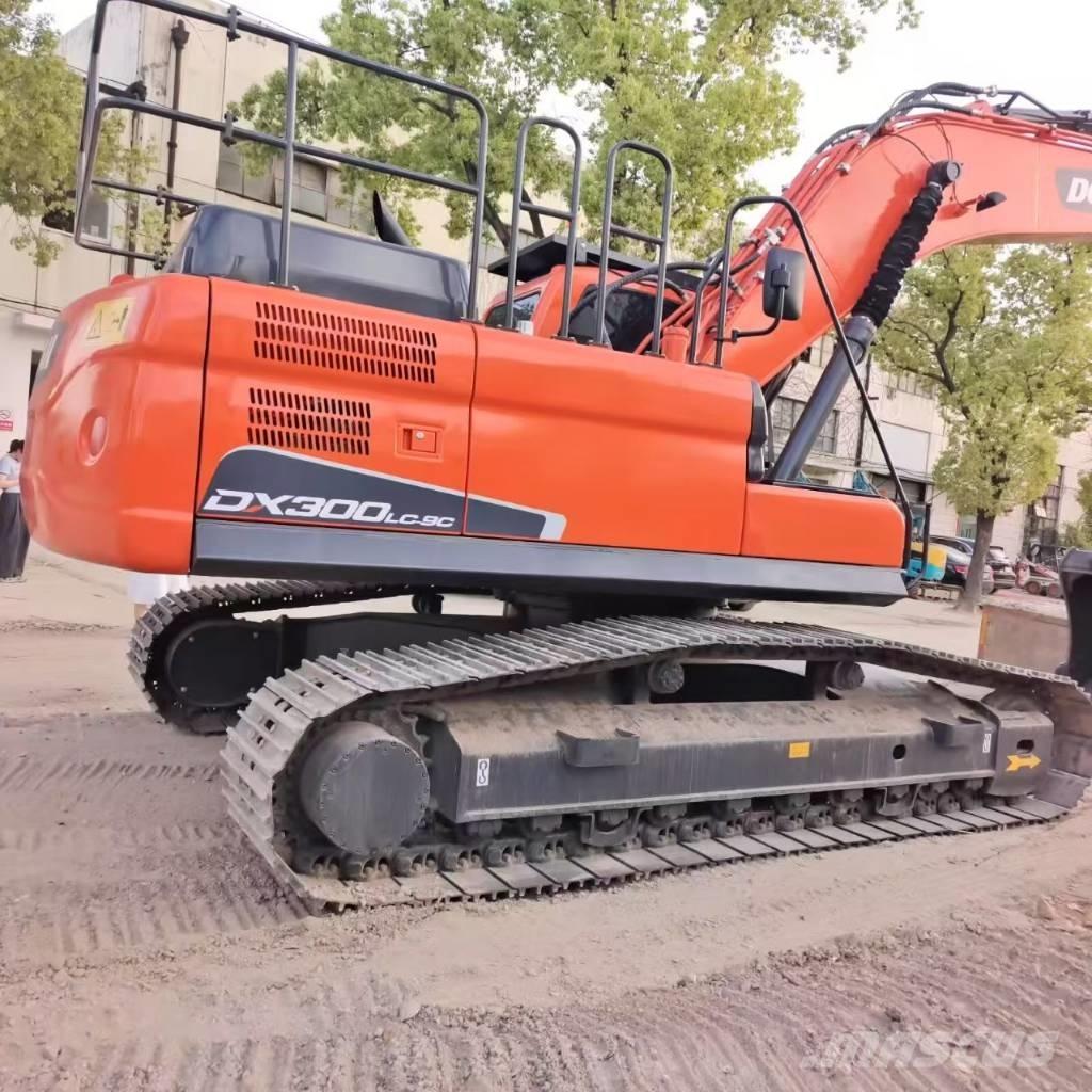 Doosan DX 300 履帶式 挖土機/掘鑿機/挖掘機