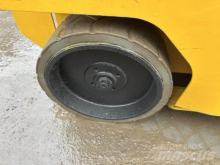 JCB S2632E 剪式升降機