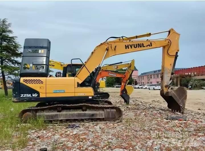 Hyundai 225LVS 履帶式 挖土機/掘鑿機/挖掘機