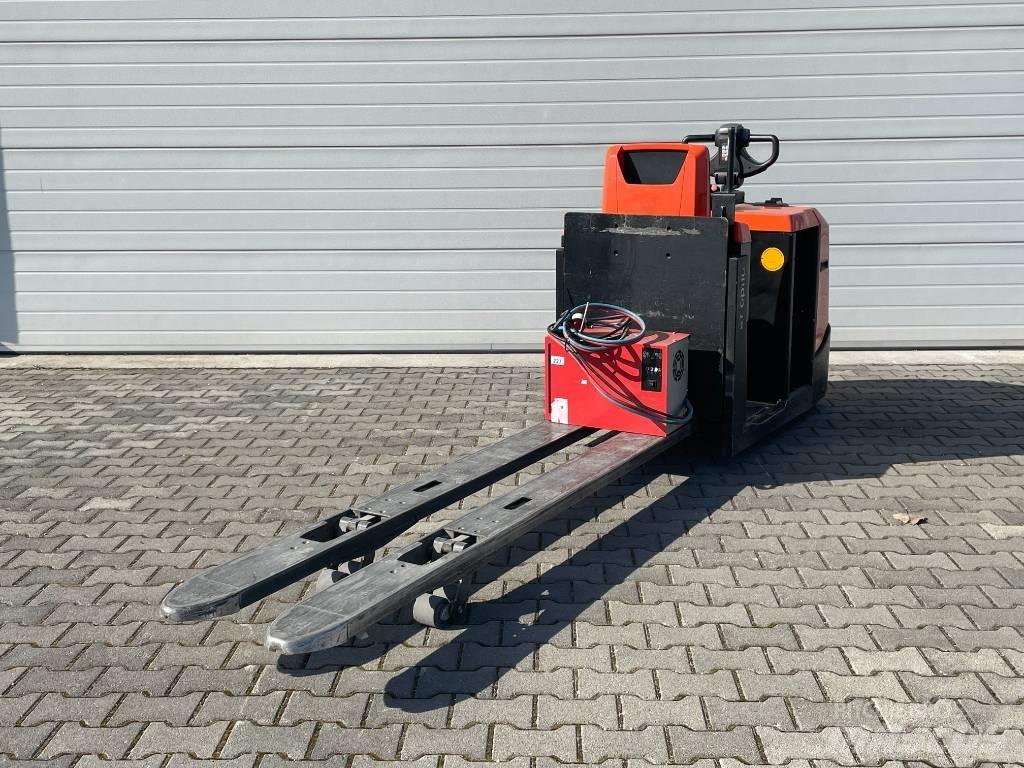 BT OSE 250 低架裝載機