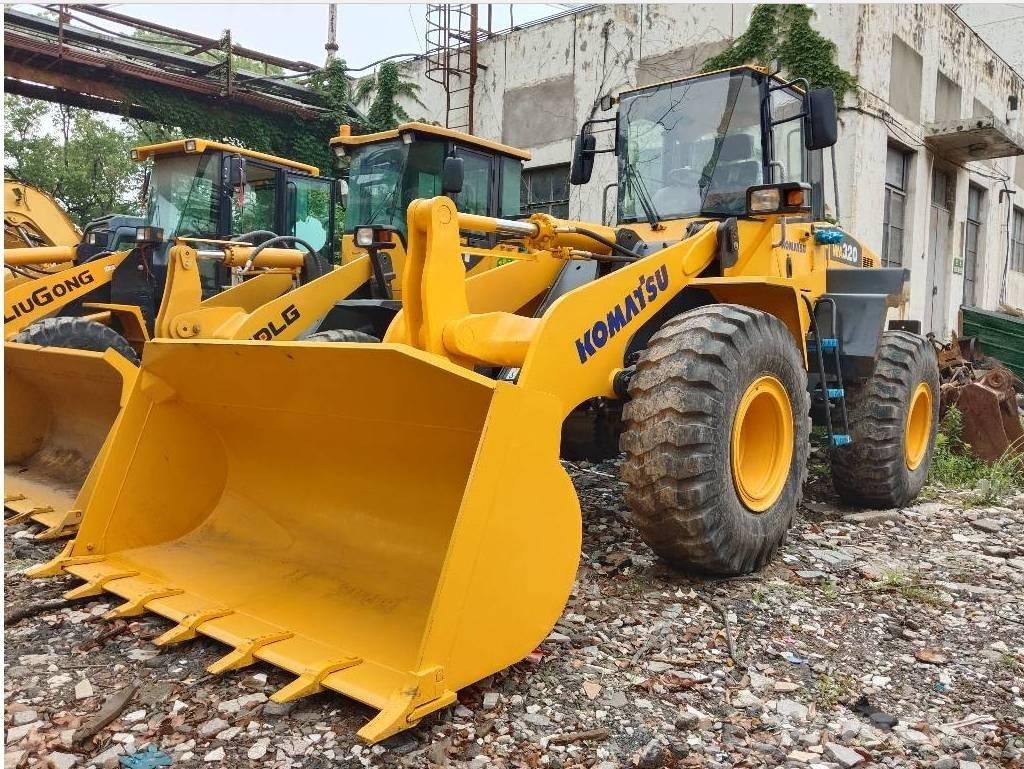 Komatsu WA 320-5 輪胎式裝載機