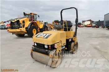 CAT CB 224 E 雙輪滾壓機