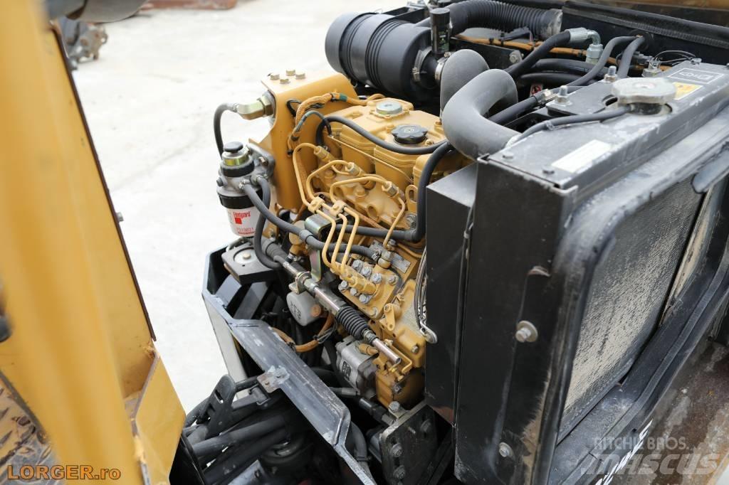 CAT CB 224 E 雙輪滾壓機