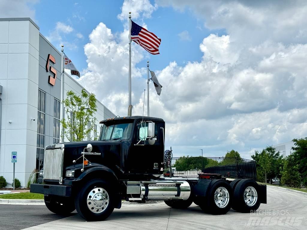 Western Star 4900 SF 曳引機組件