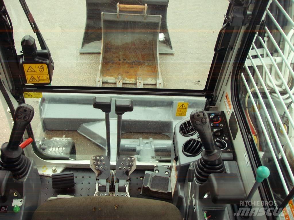 Takeuchi TB153FR 小型挖土機/掘鑿機<7t(小型挖掘機)