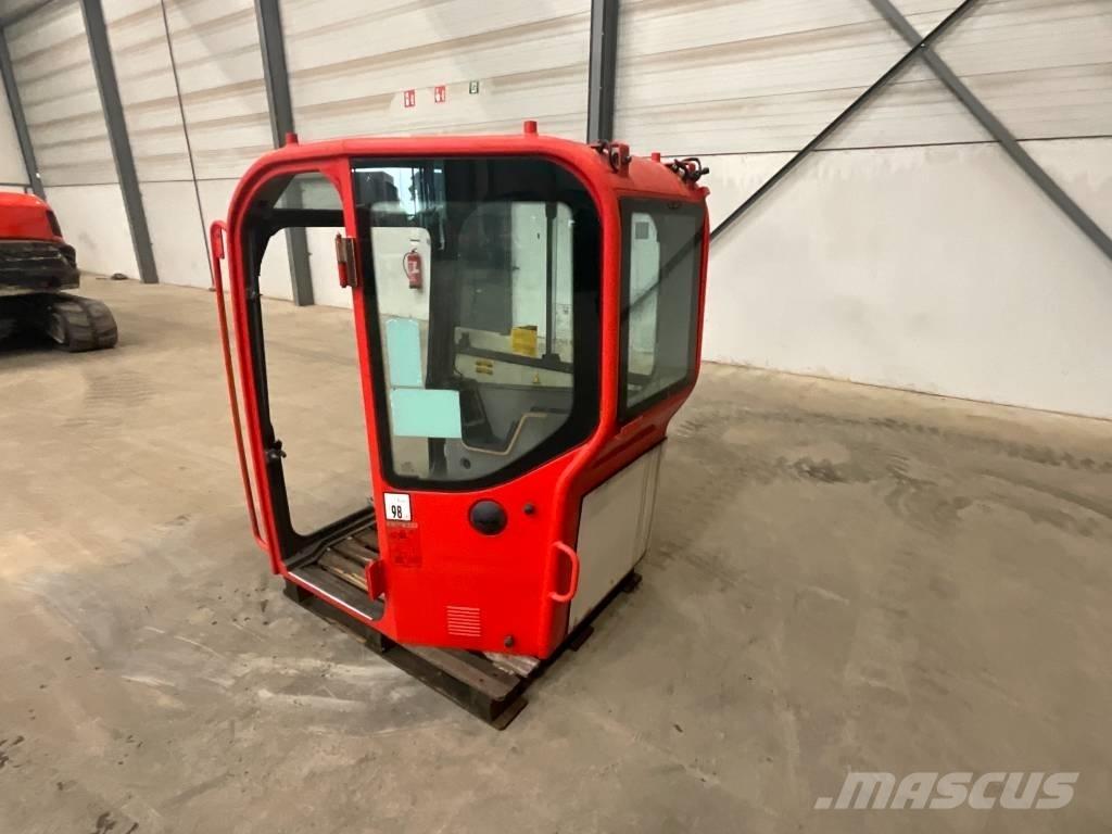 Volvo ECR 88 D 駕駛室與內部
