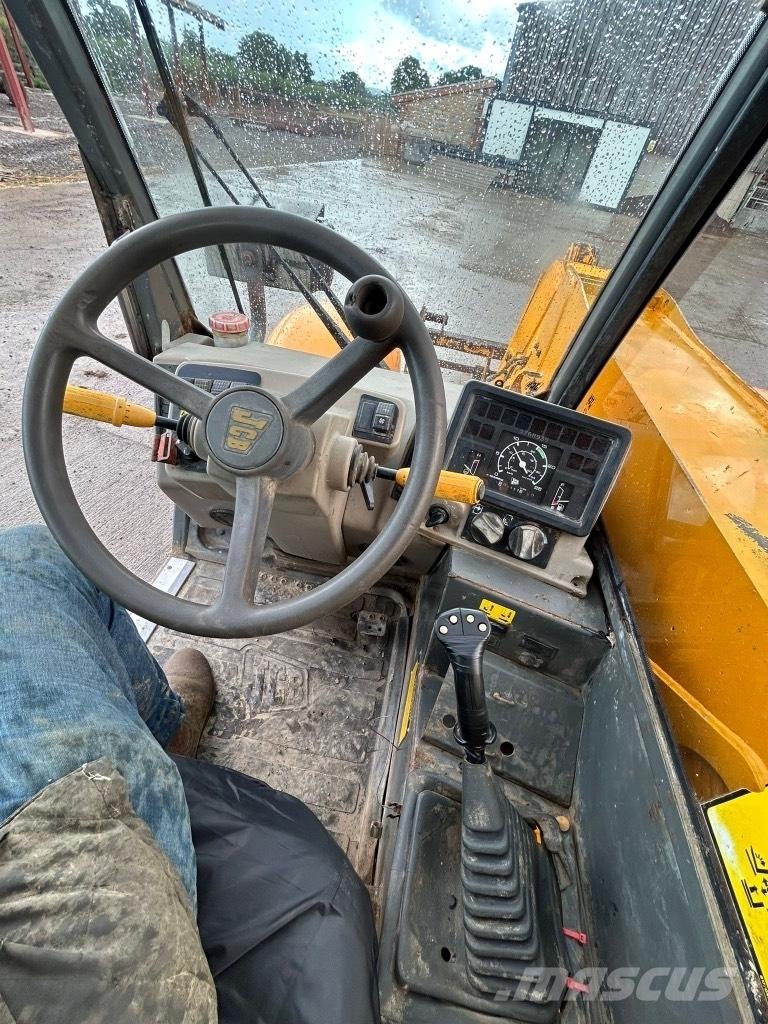 JCB 530-70 伸縮臂操作車