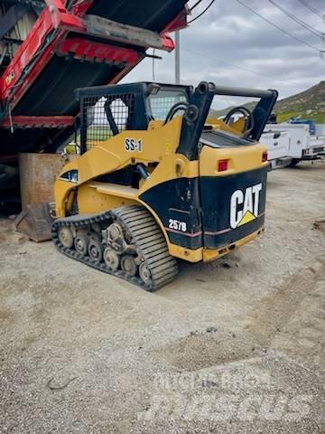 CAT 257 B 滑移轉向裝載機