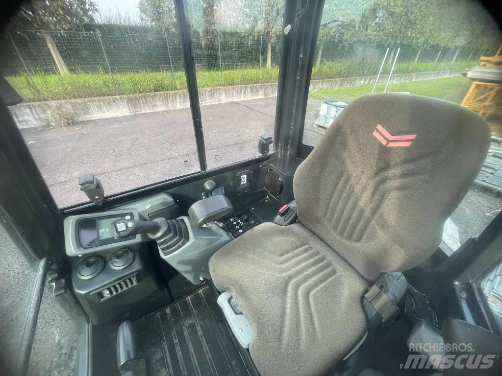 Yanmar Vio 27-6 小型挖土機/掘鑿機<7t(小型挖掘機)