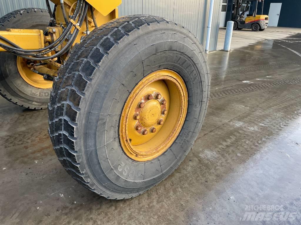 CAT 160M (140) 平土機