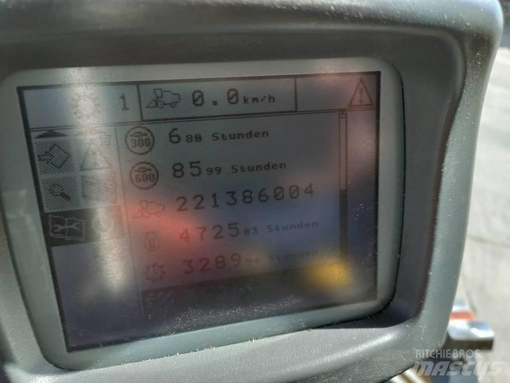 New Holland CX 760 聯合收穫機