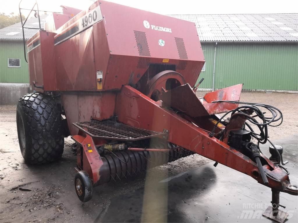 Hesston 4900 曳引機