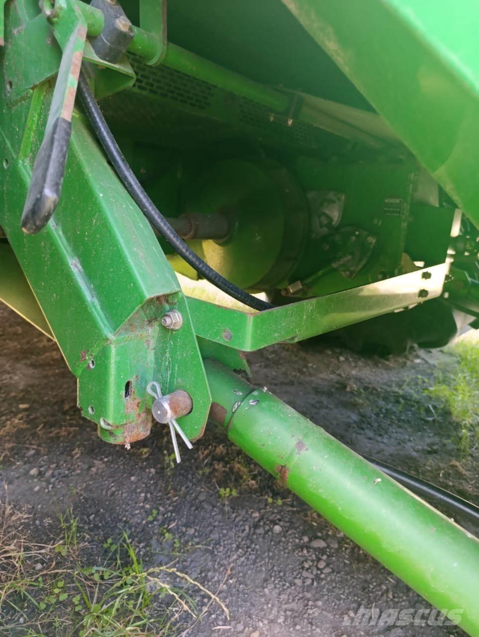 John Deere W650 聯合收穫機