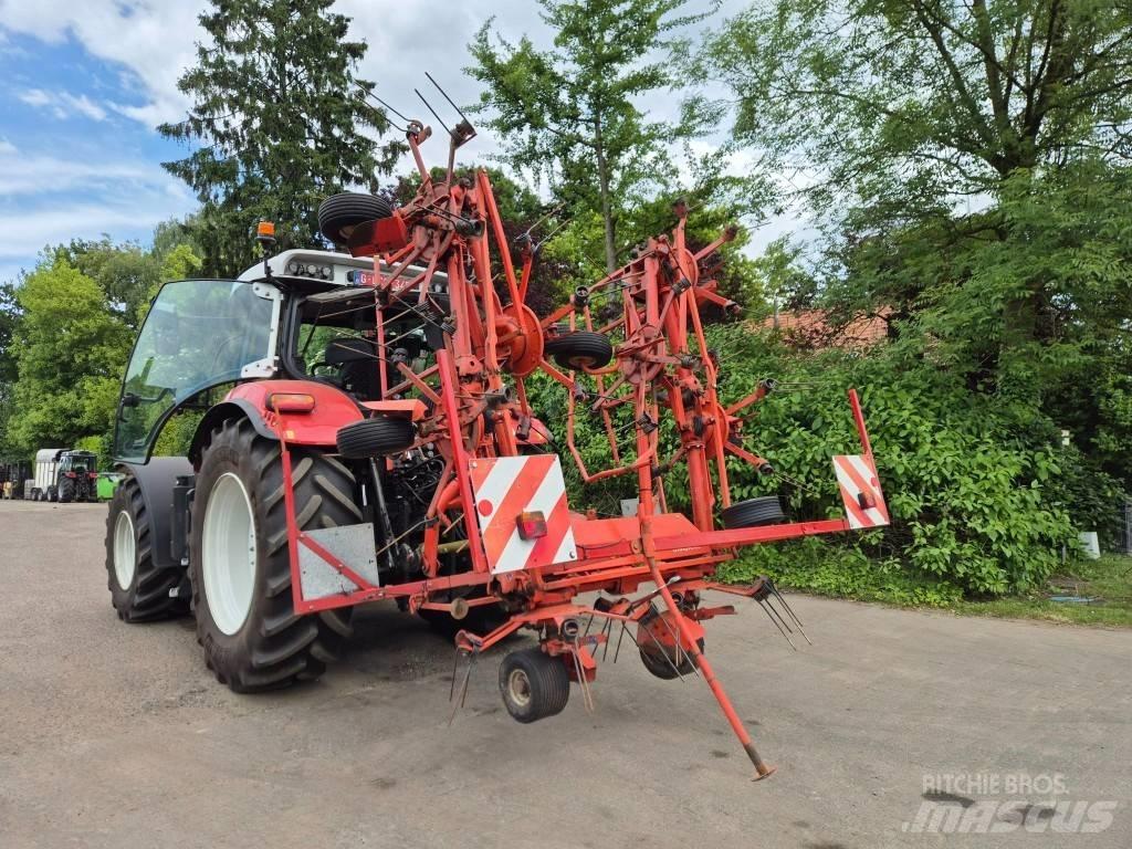 Kuhn GF 8501 MHO 耙與翻草機