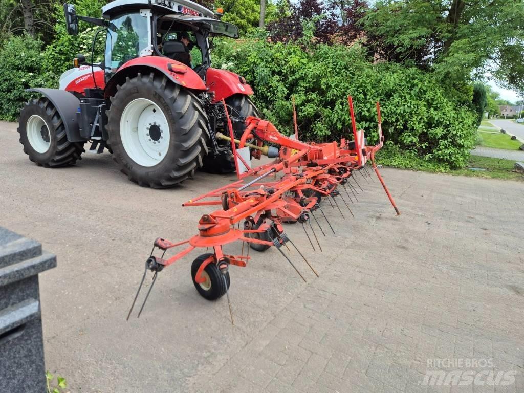 Kuhn GF 8501 MHO 耙與翻草機