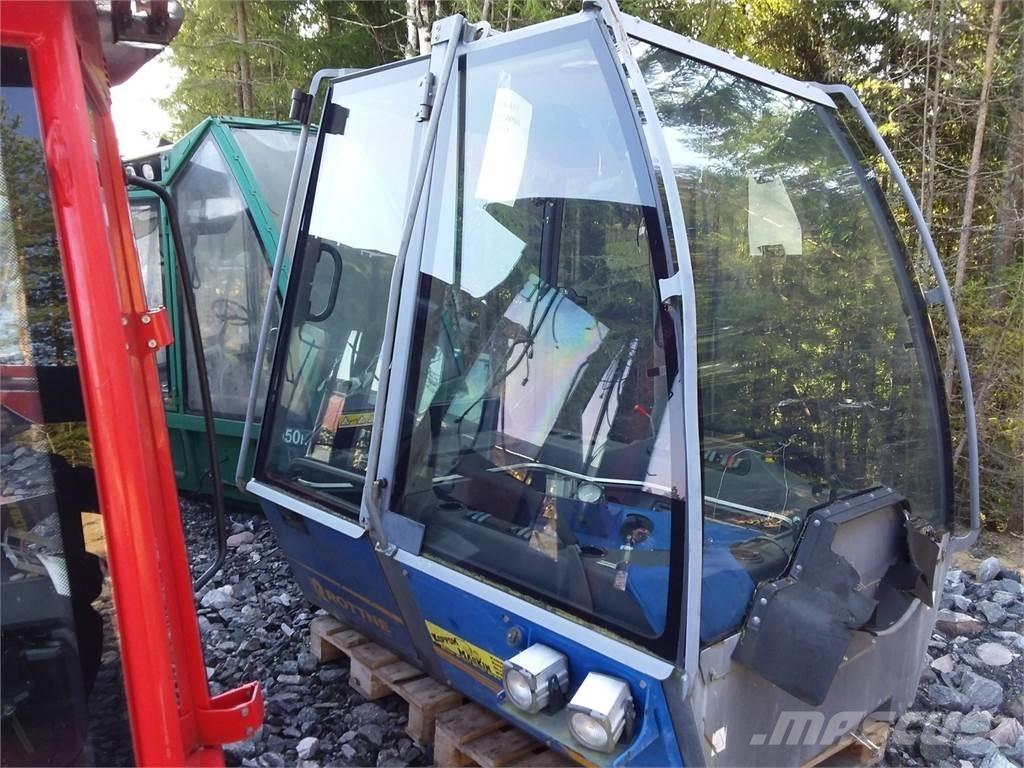Rottne F18 駕駛室與內部