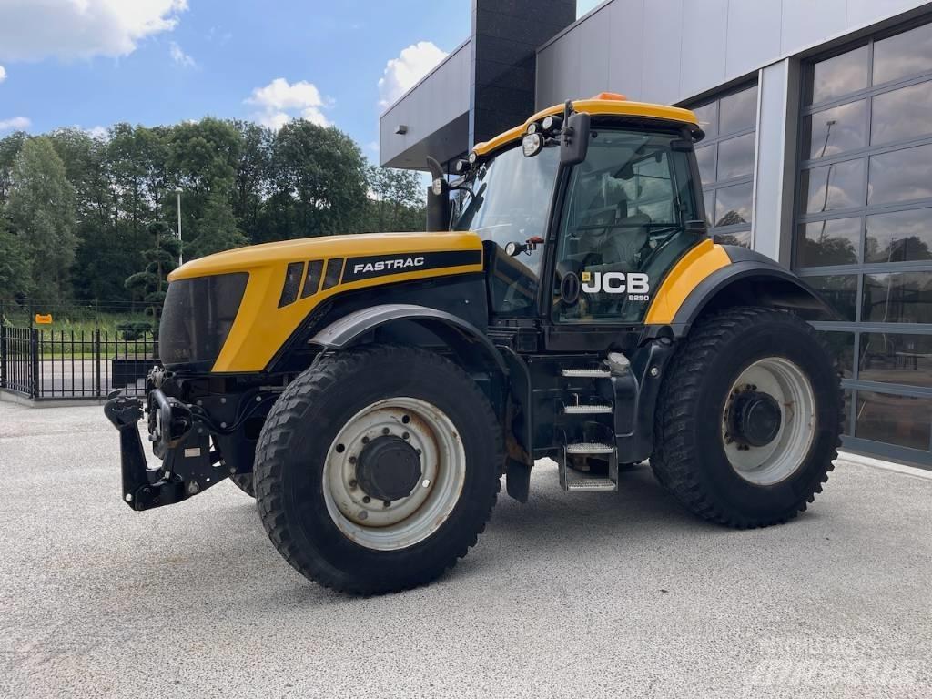 JCB Fastrac 8250 曳引機