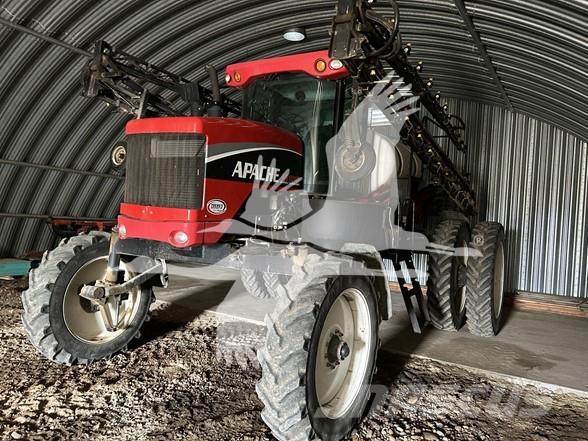 Apache AS1010 自走式噴霧機