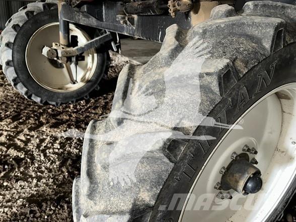 Apache AS1010 自走式噴霧機