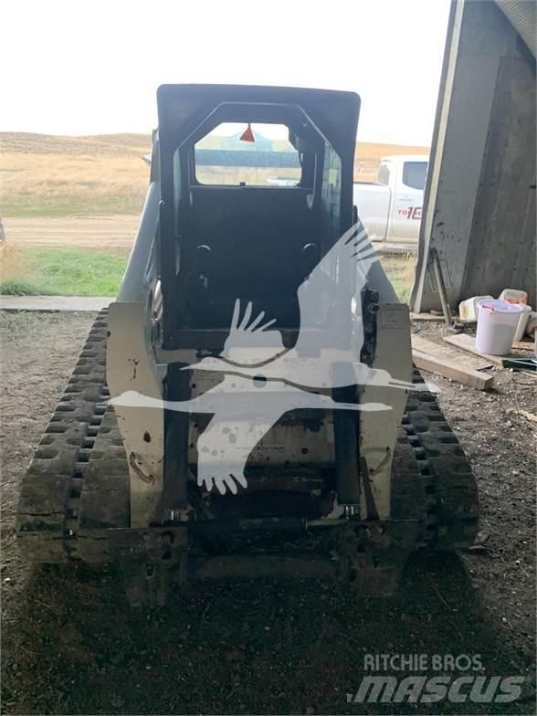 Bobcat T300 滑移轉向裝載機
