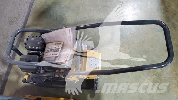 Bomag BVP10/36 拖式振動滾壓機