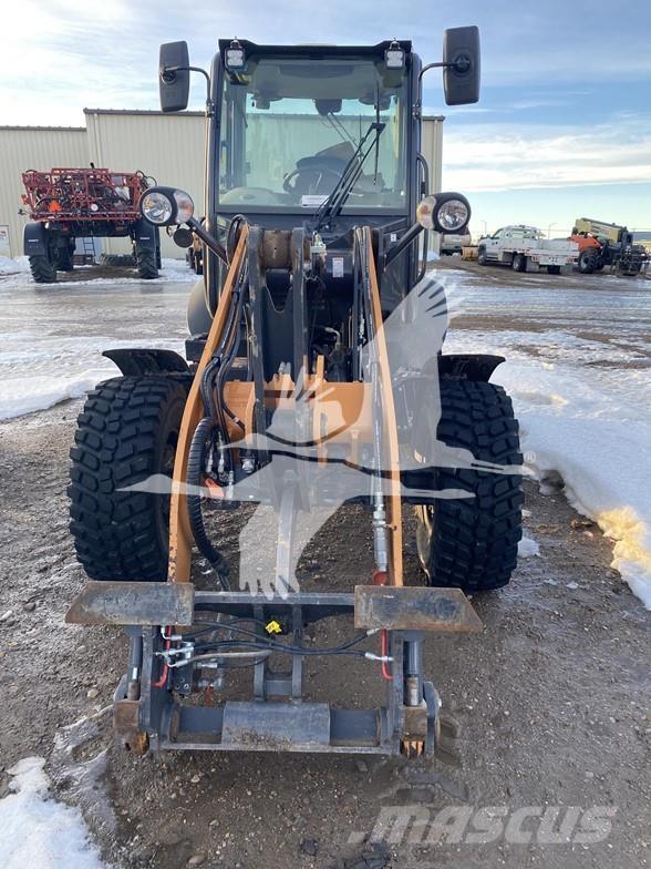 CASE 221F 輪胎式裝載機