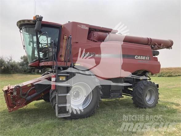 Case IH 8240 聯合收穫機