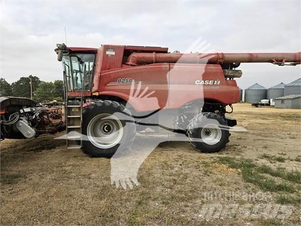 Case IH 8250 聯合收穫機