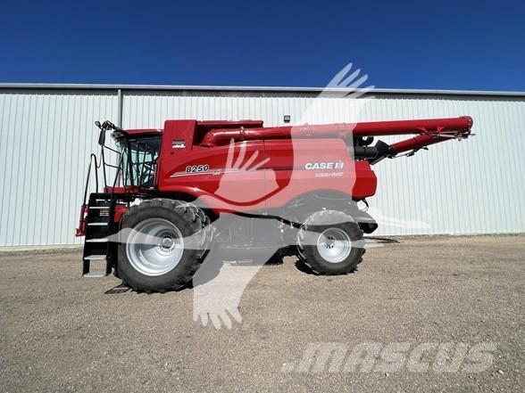 Case IH 8250 聯合收穫機