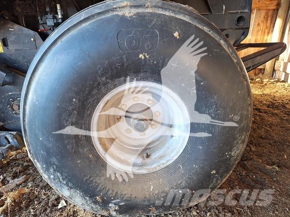 Case IH RB565 圓型牧草打包機