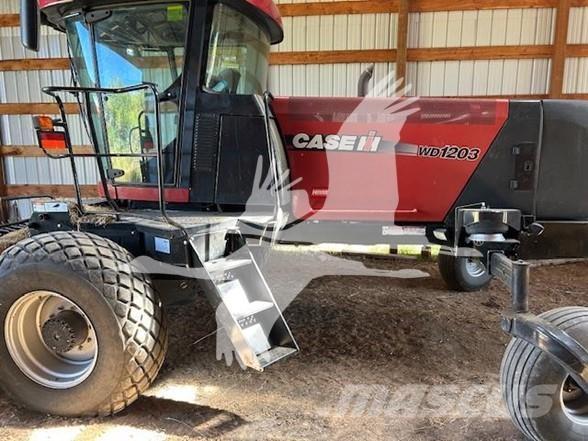 Case IH WD1203 堆草機