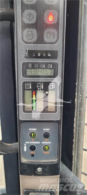 CASE TR320 滑移轉向裝載機