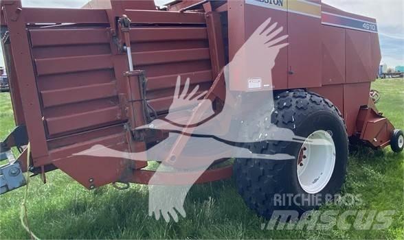 Hesston 4910 方形打捆機