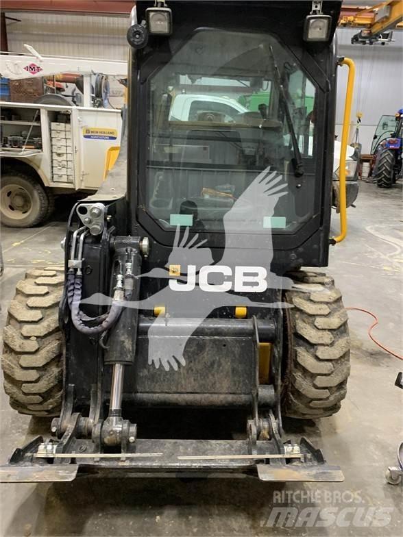 JCB 215 滑移轉向裝載機