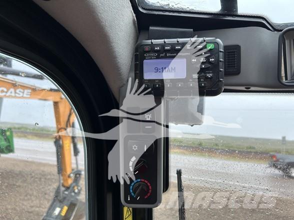 JCB 215 滑移轉向裝載機