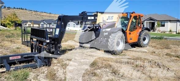 JLG 742 伸縮臂操作車